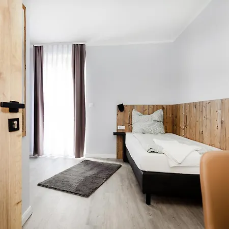 招待所 D & D Weserpension Hassbergen