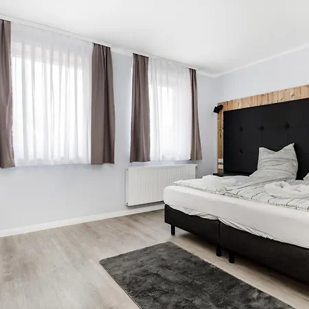 D & D Weserpension 招待所 *