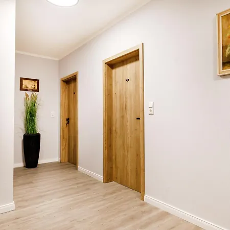 D & D Weserpension 招待所 *